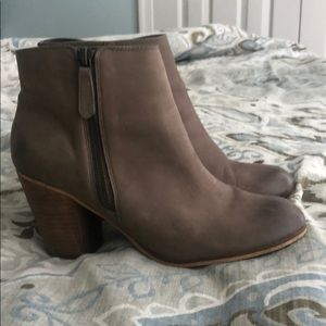 BP- size 7 leather boots with brwn distressed heel